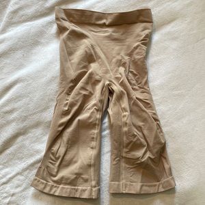 SKIMS sculpting above the knee short